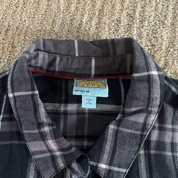C&C California Black and Grey Plaid Button Down Shirt with Roll up Sleeves - Picture 6 of 6